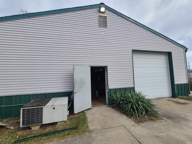 Listing Image 8