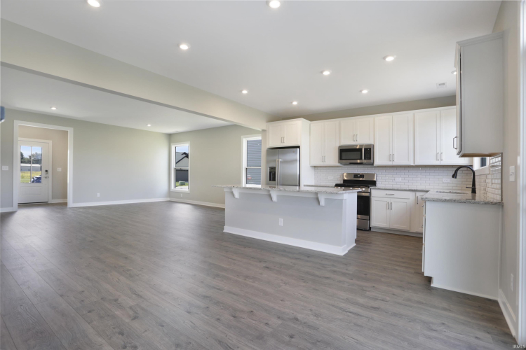 Listing Image 14