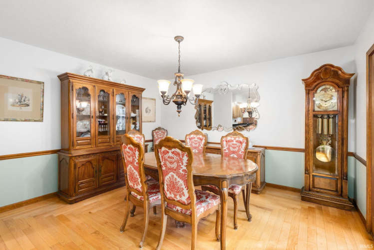 Listing Image 3