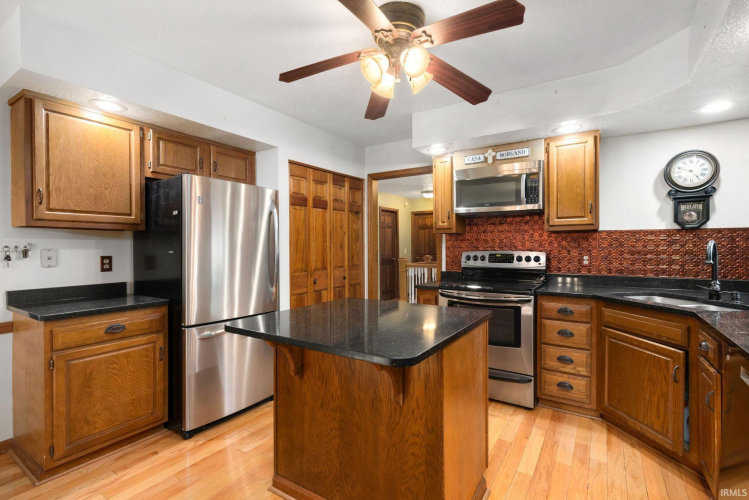 Listing Image 5