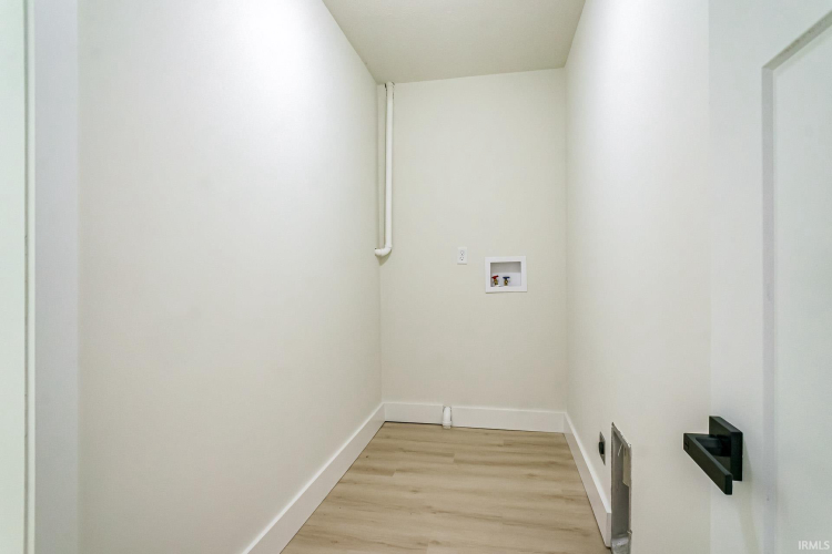 Listing Image 27
