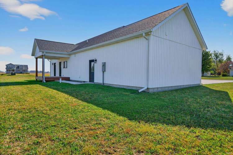 Listing Image 32