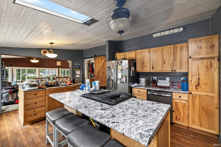 Listing Image 21