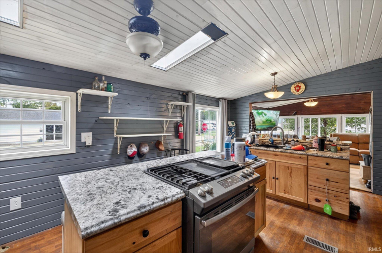 Listing Image 22