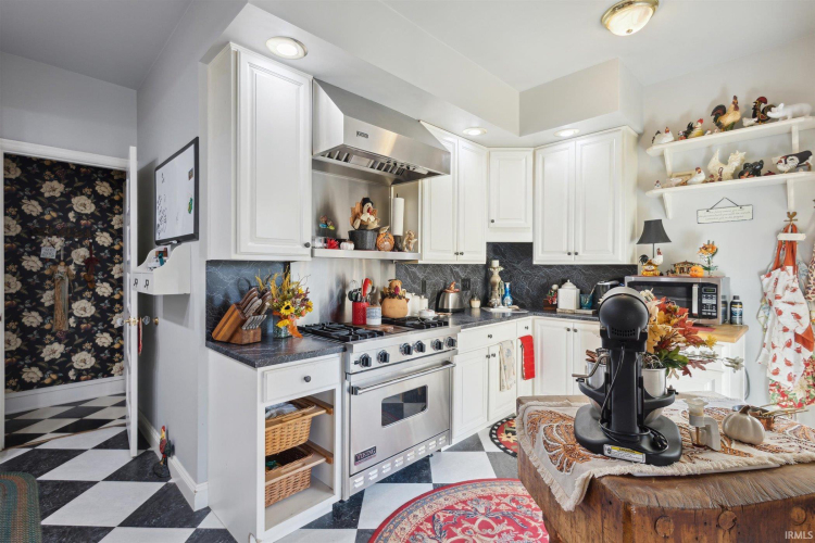 Listing Image 14
