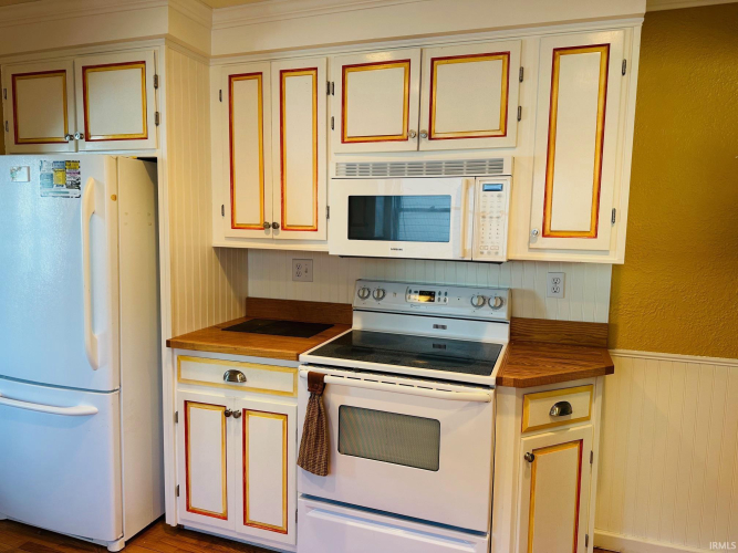 Listing Image 14