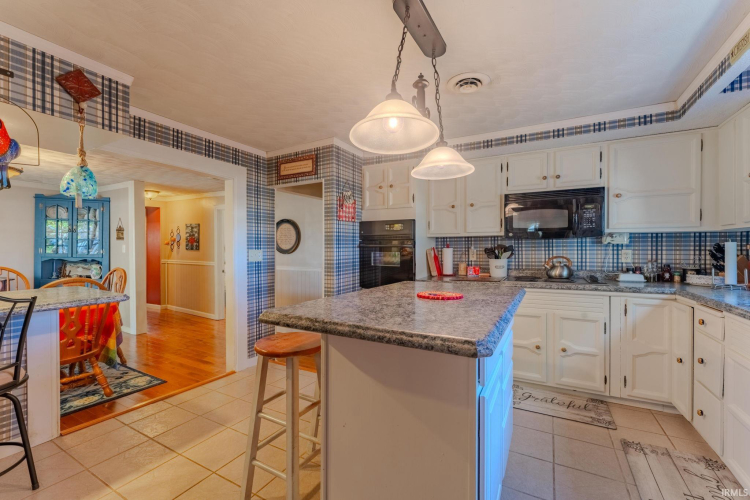 Listing Image 14