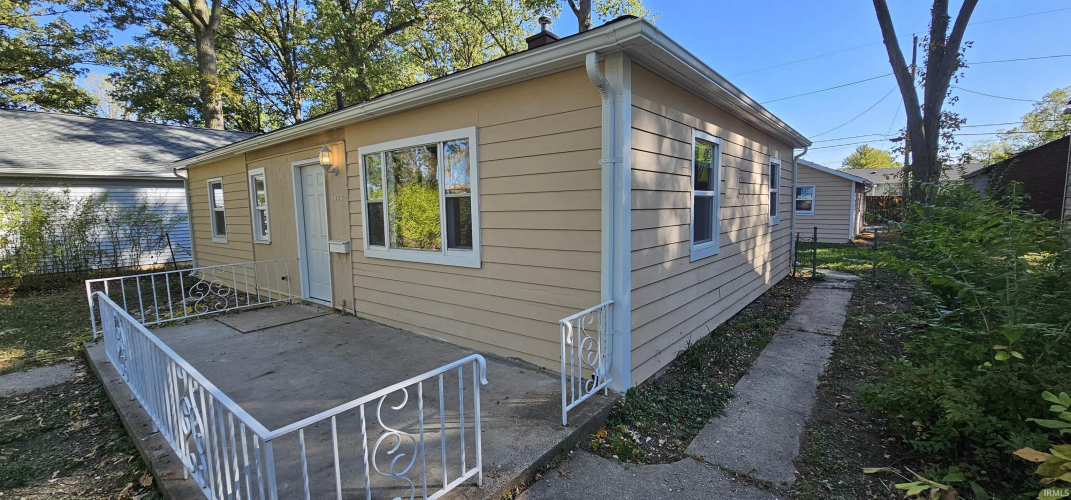Listing Image 3