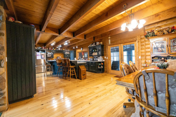 Listing Image 16