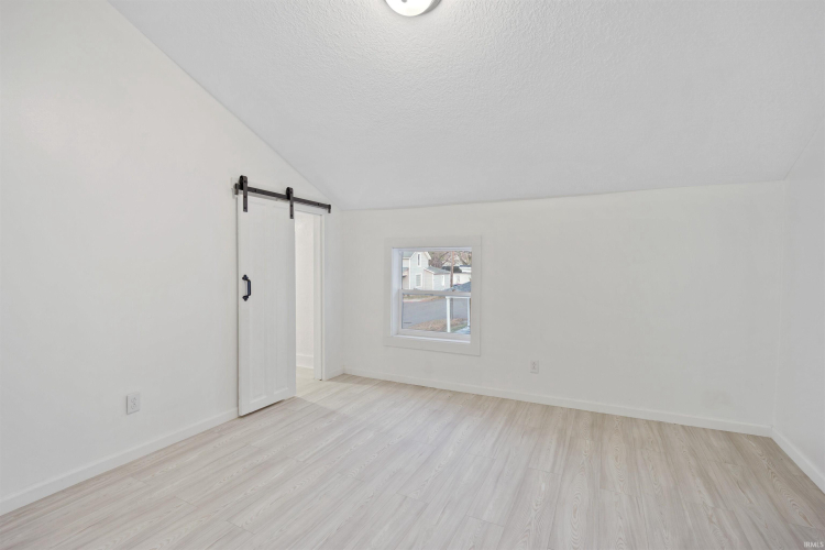 Listing Image 30