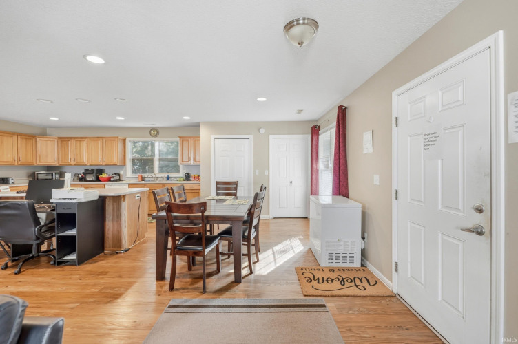 Listing Image 13