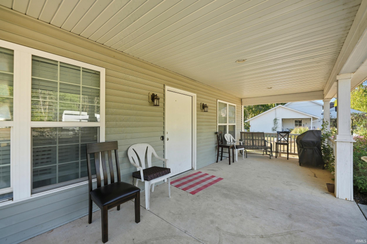 Listing Image 5