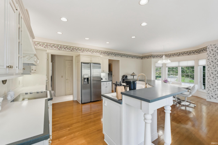 Listing Image 14