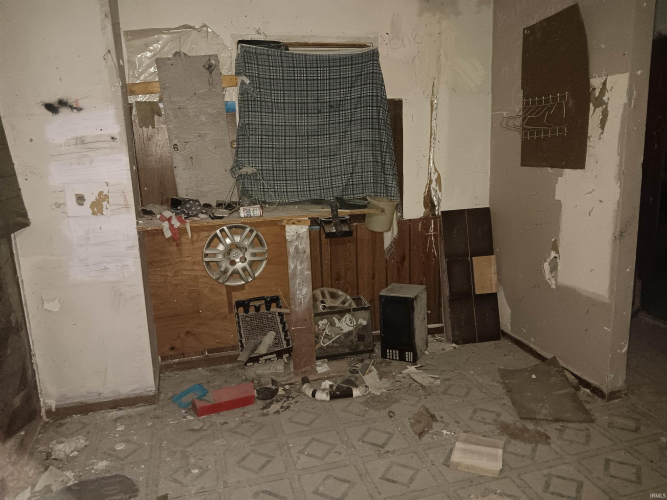 Listing Image 8