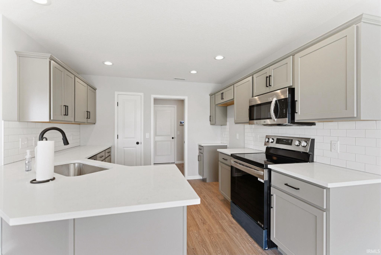 Listing Image 22