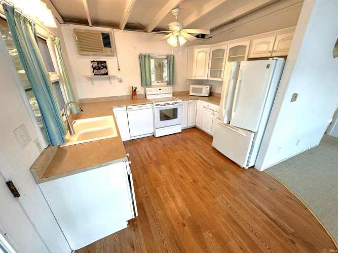 Listing Image 22