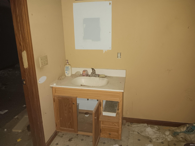 Listing Image 33