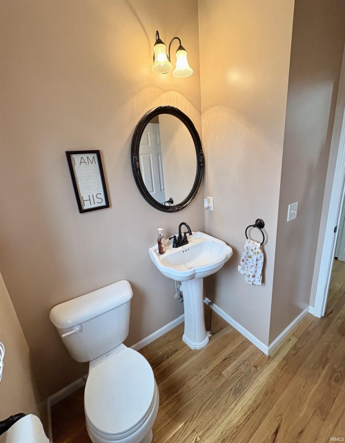 Listing Image 9