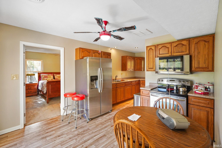 Listing Image 18