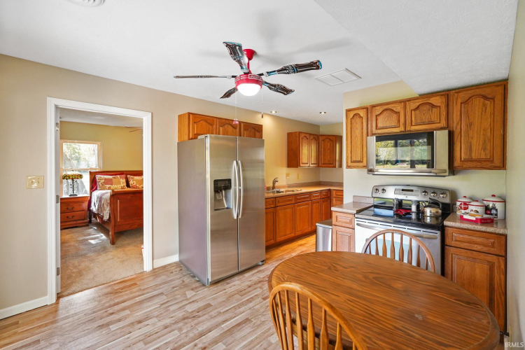Listing Image 19