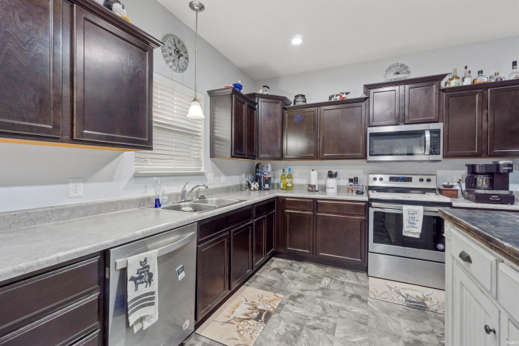 Listing Image 16