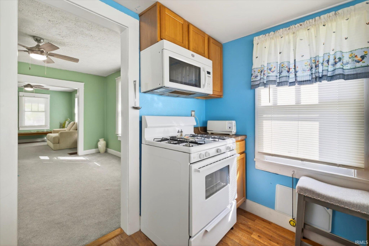 Listing Image 7
