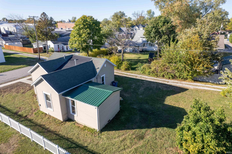 Listing Image 4