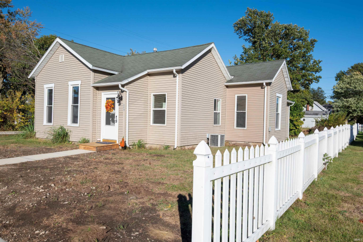 Listing Image 6