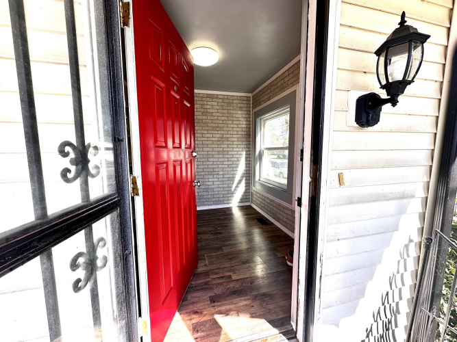 Listing Image 10