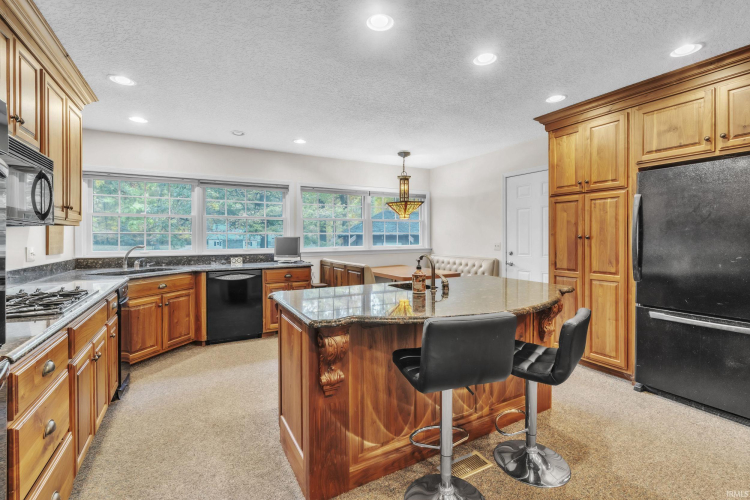 Listing Image 10