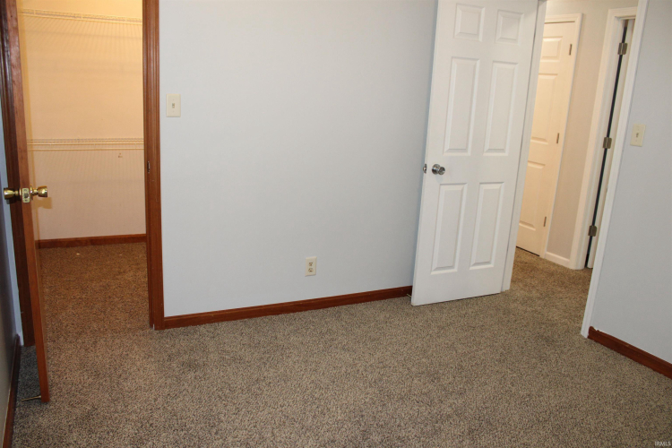 Listing Image 26