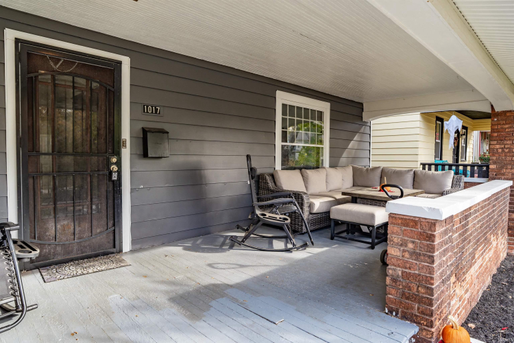 Listing Image 4