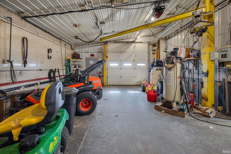 Listing Image 11
