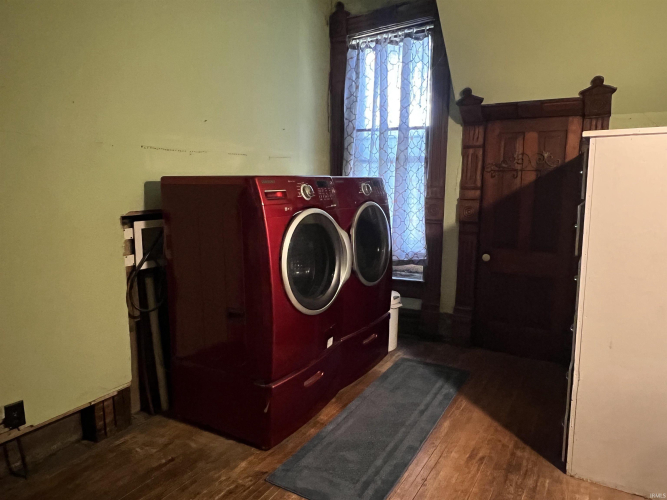 Listing Image 19
