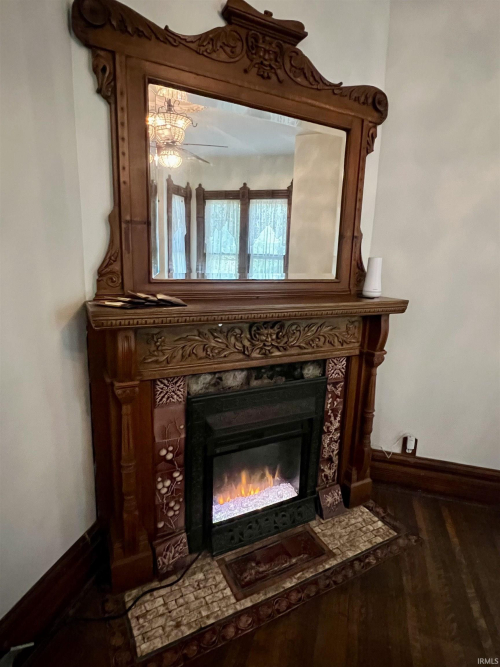 Listing Image 10