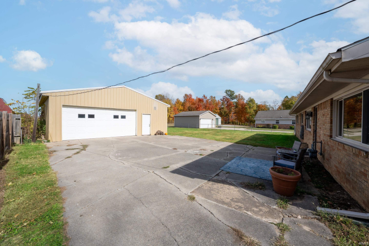 Listing Image 18