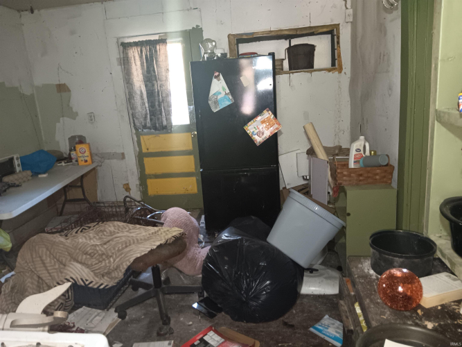 Listing Image 11