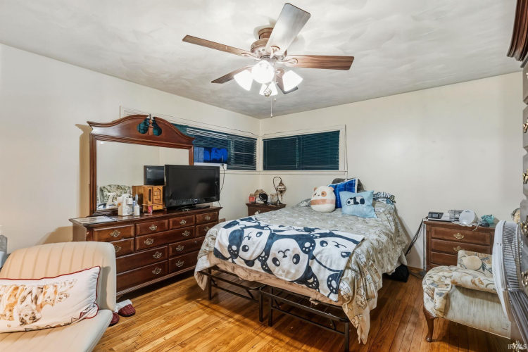 Listing Image 16