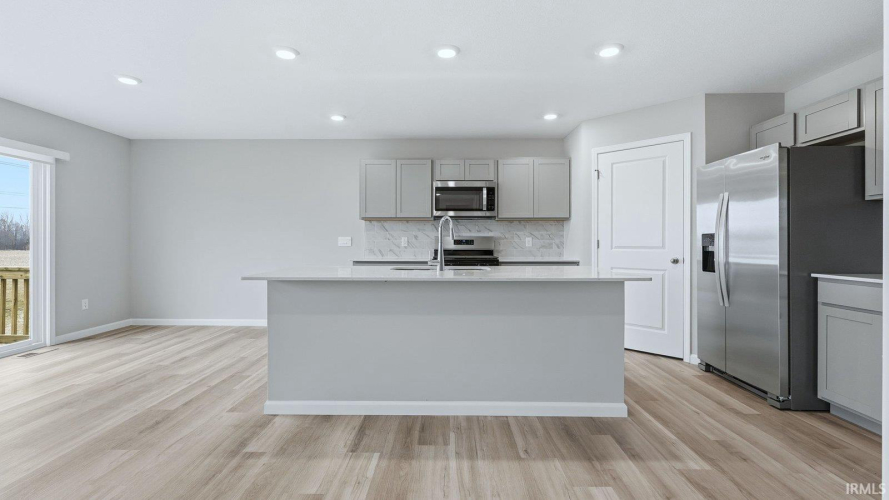 Listing Image 9