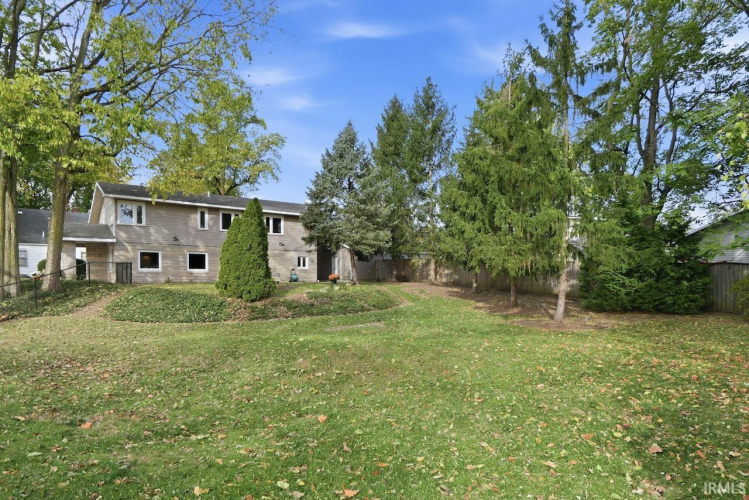 Listing Image 4