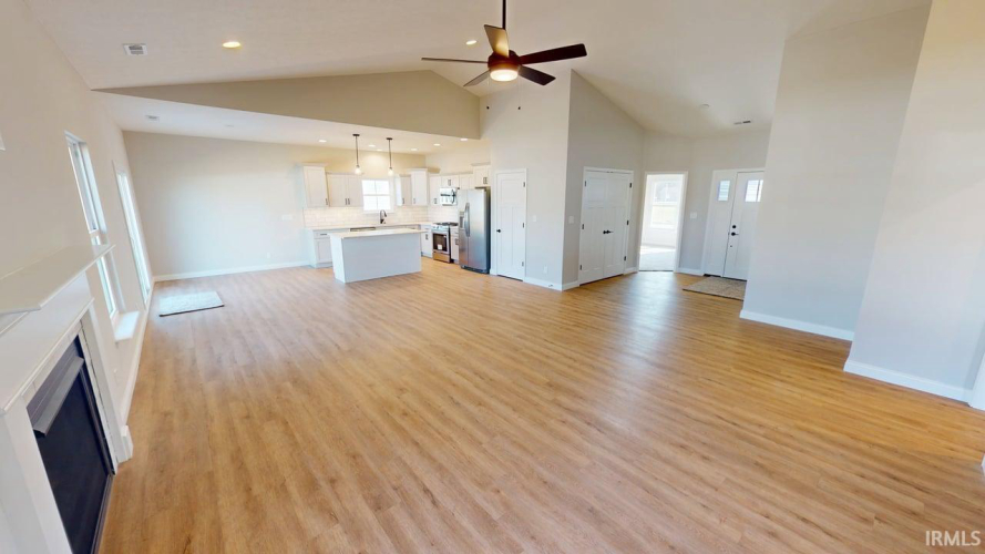 Listing Image 16
