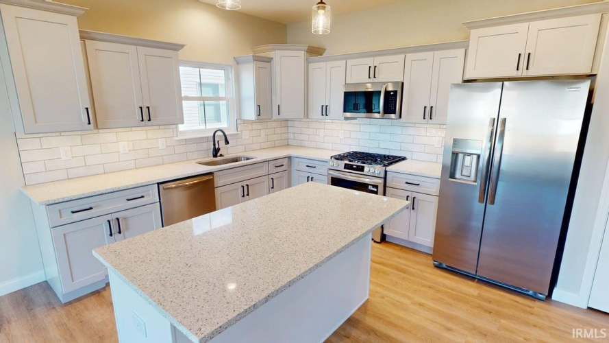 Listing Image 10