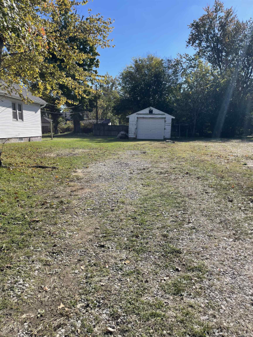 Listing Image 4