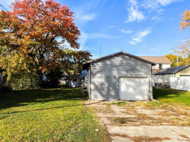 Listing Image 17