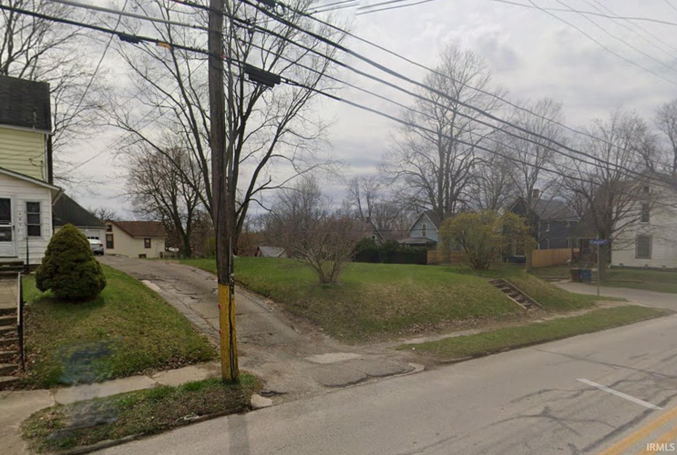 Listing Image 4