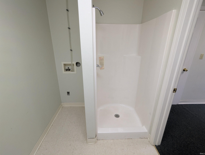 Listing Image 28