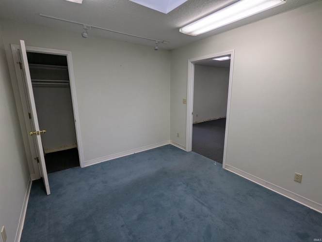 Listing Image 30