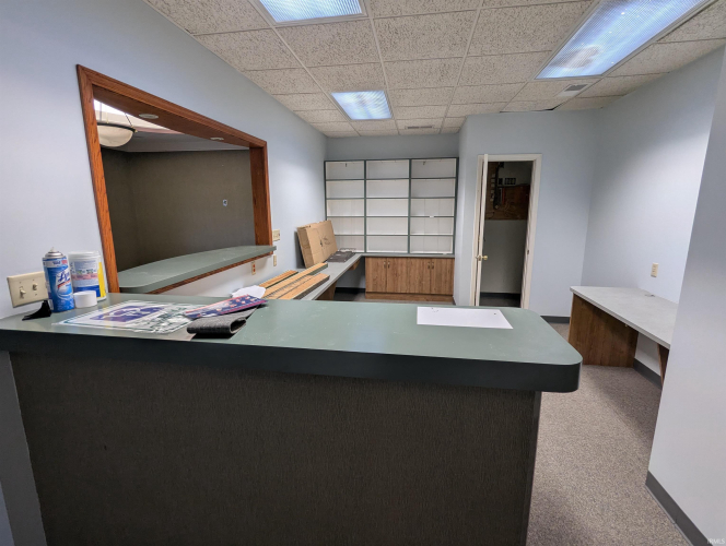 Listing Image 10