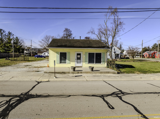 Listing Image 4