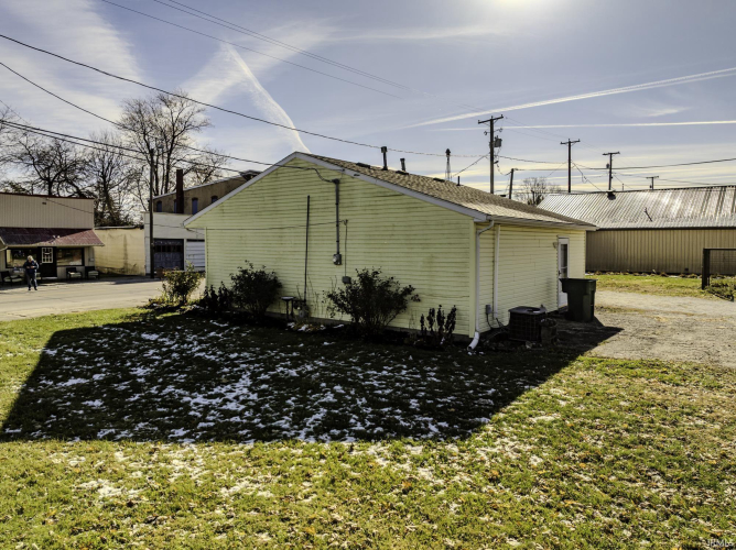 Listing Image 5